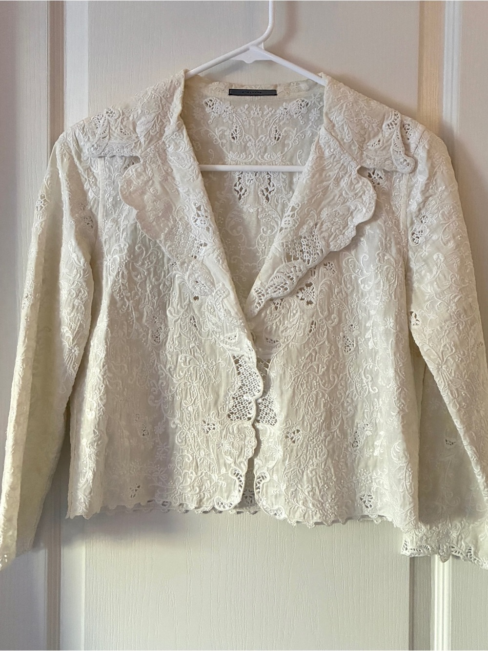 Cottage-core White Silk Embroidered Vintage Blazer